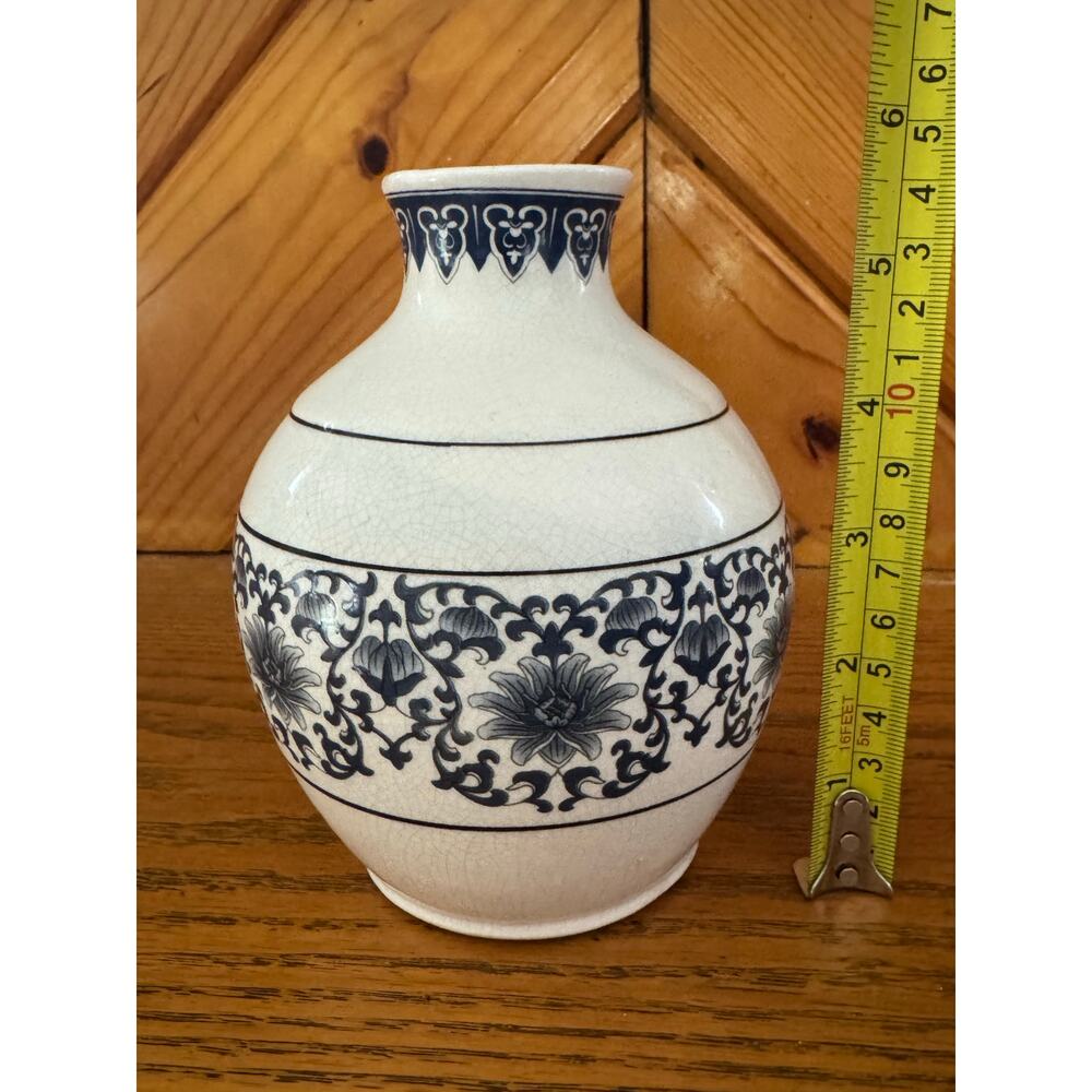 Vintage K’s Collection Blue White Vase Crackle Glaze Floral Chinoiserie Decor - Picture 7 of 7